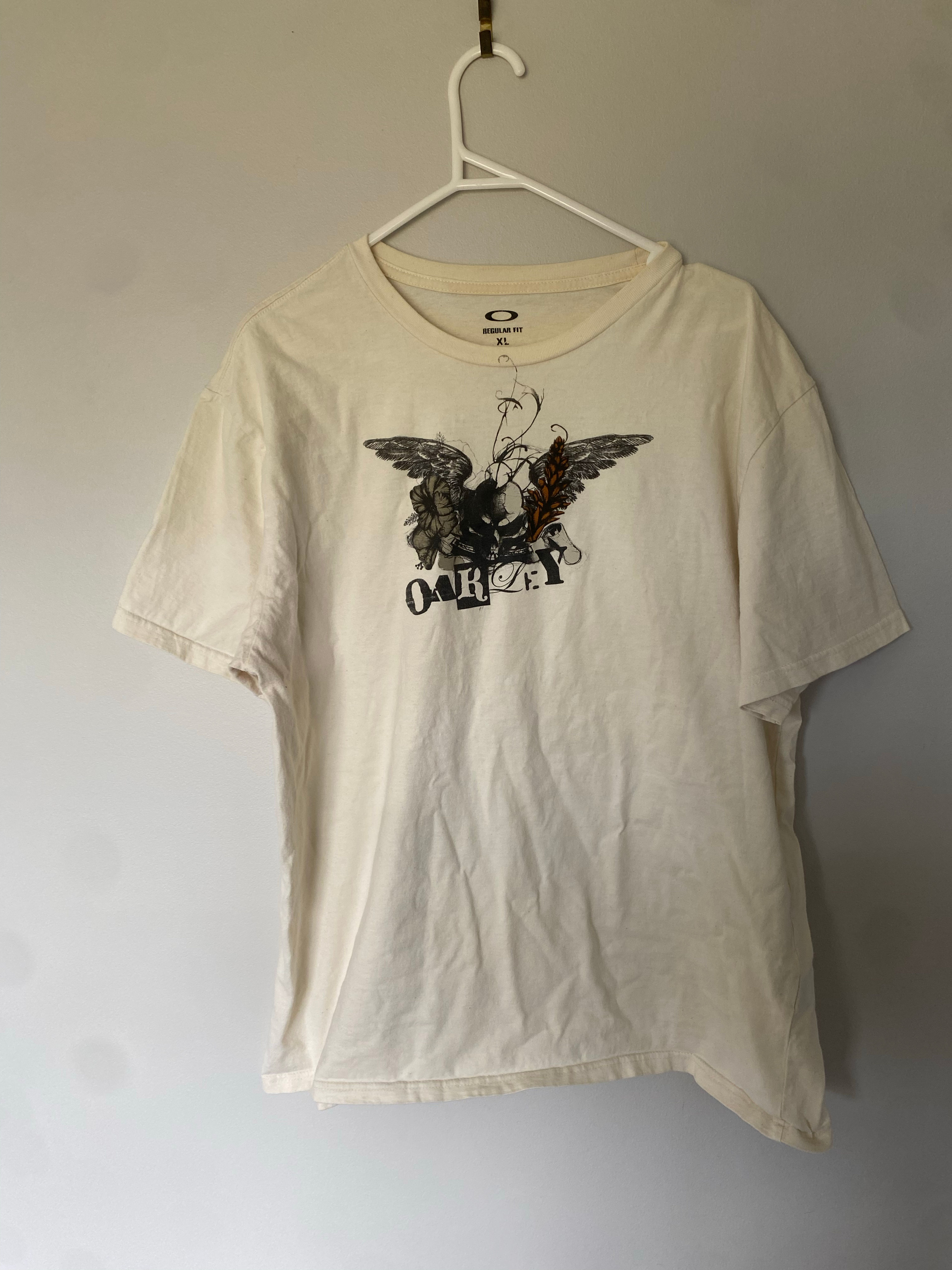 Oakley Skull Wings Graphic Tee size xl