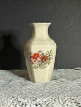 This is a Vintage Japanese Porcelain Bud Vase featuring a Hexagonal Shape. - Image 1