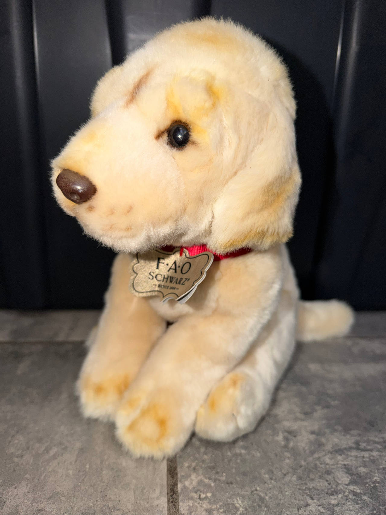 FAO Schwarz Yellow Labrador Retriever Plush Dog