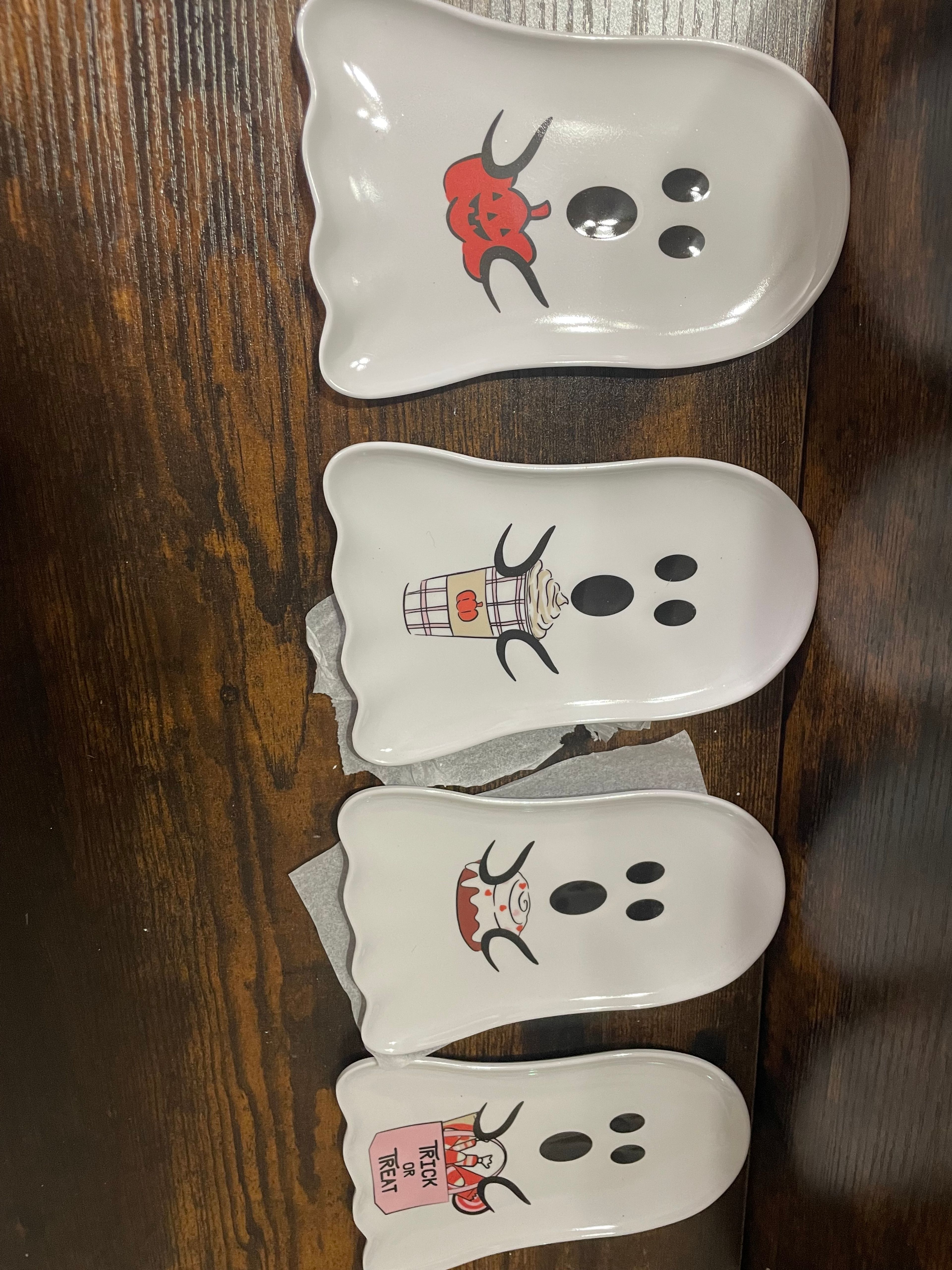 Goblin & Ghoul White Ghost Melamine Appetizer Plates - Image 4