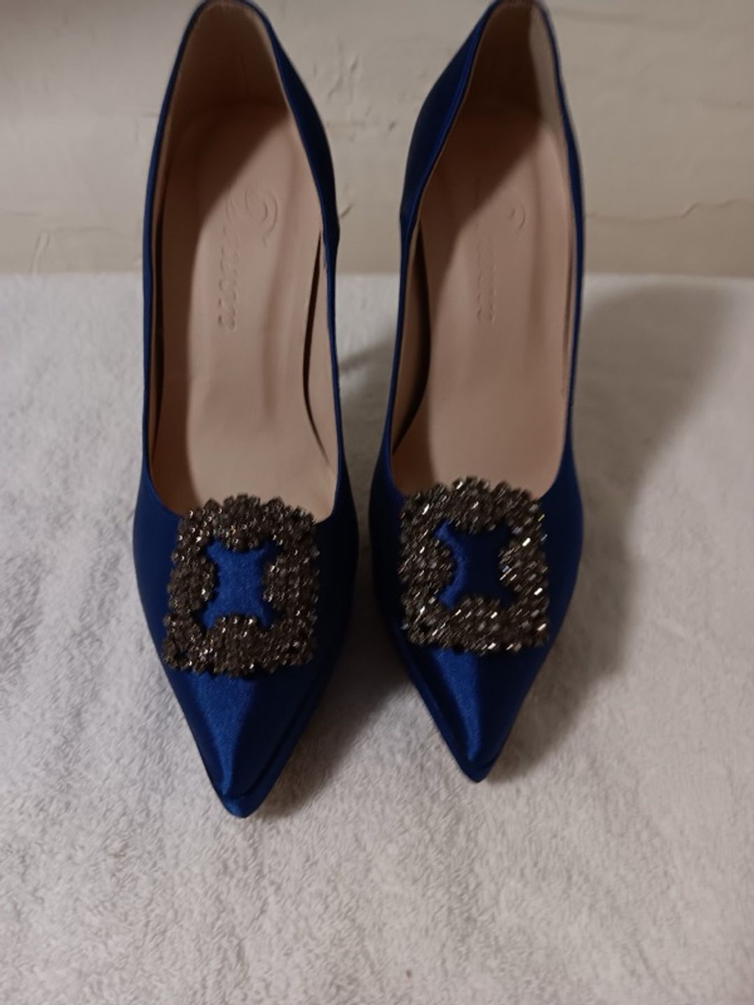 Manolo Blahnik Hangisi 70 Blue Satin Pump