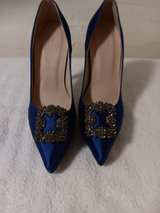 Manolo Blahnik Hangisi 70 Blue Satin Pump - Image 1