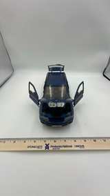 Maisto 1:18 BMW X5 (E53) Die-cast Model Car - Image 3