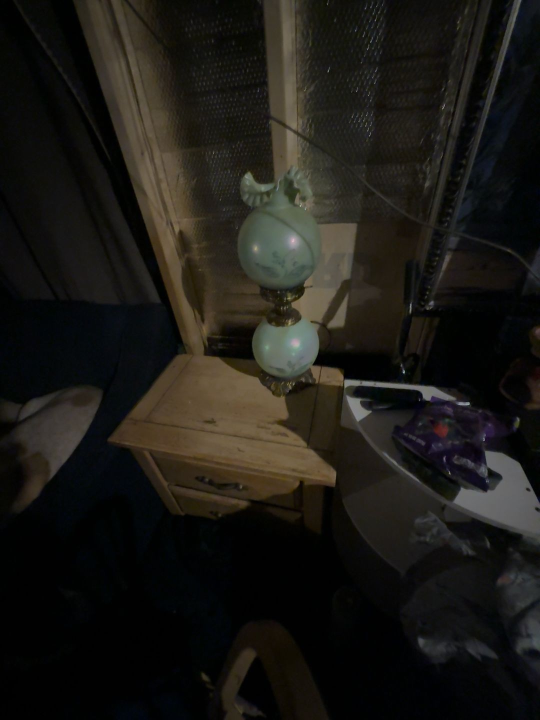 Antique 'Gone With the Wind' Hurricane Glass Oil Lamp