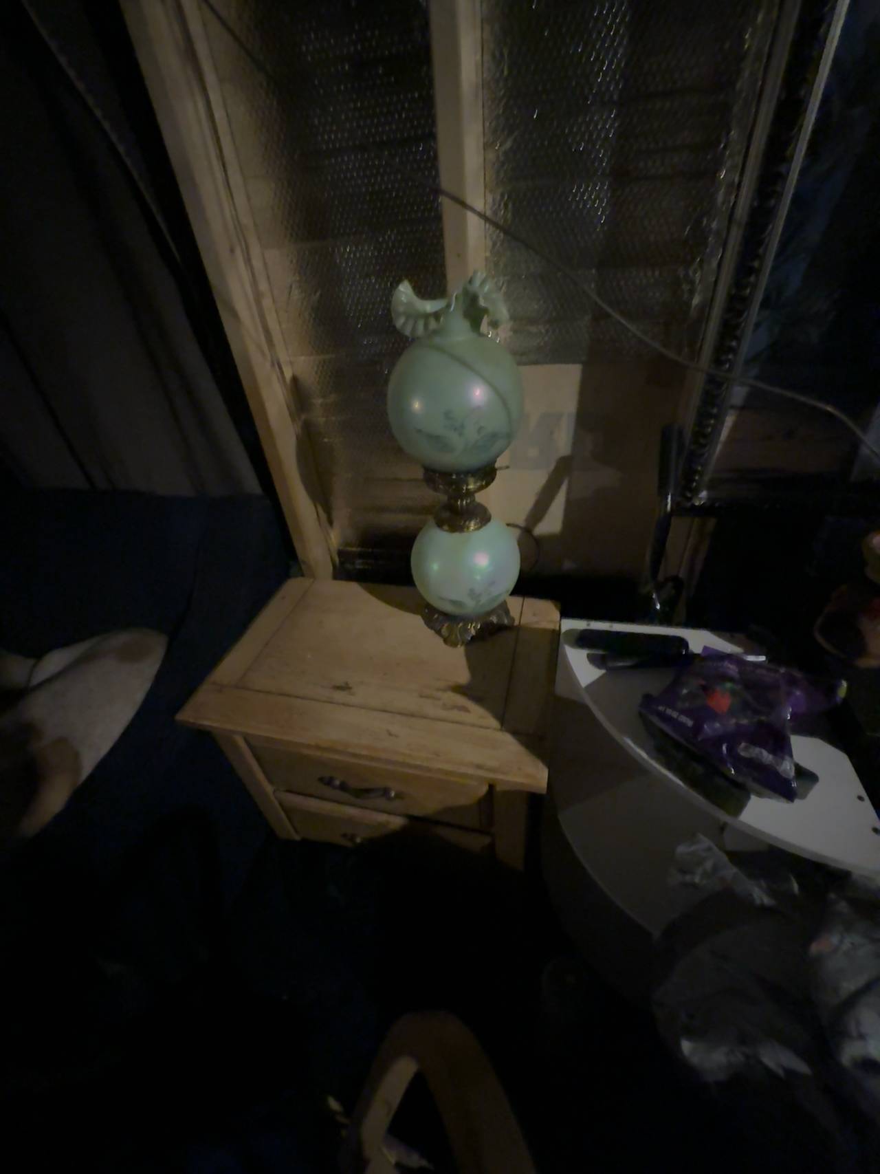 Antique 'Gone With the Wind' Hurricane Glass Oil Lamp