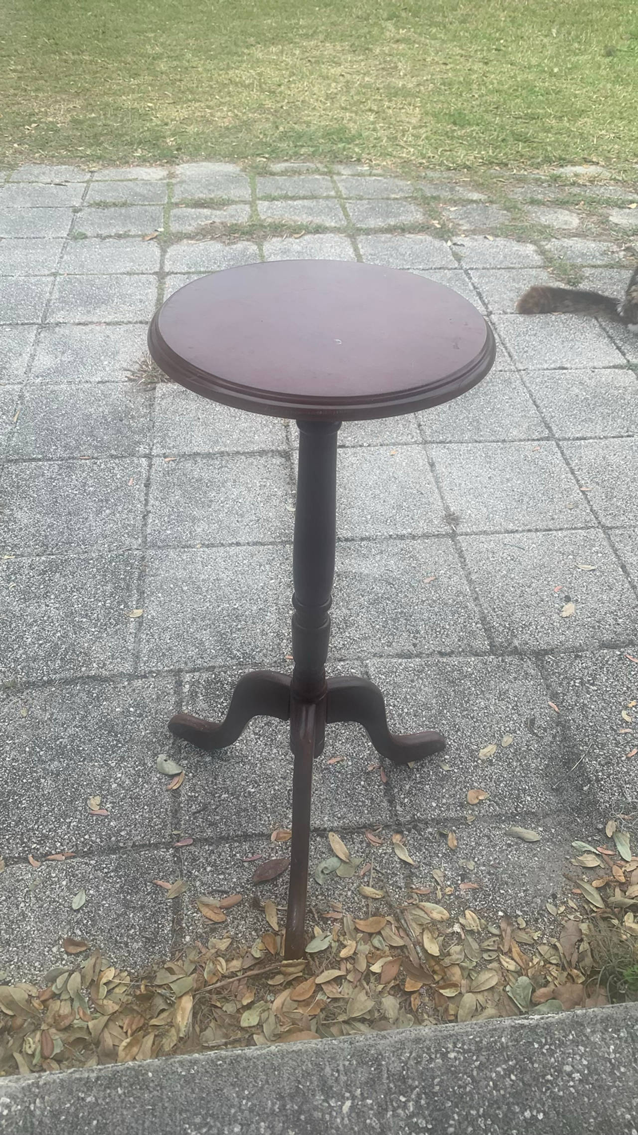 Pedestal Table