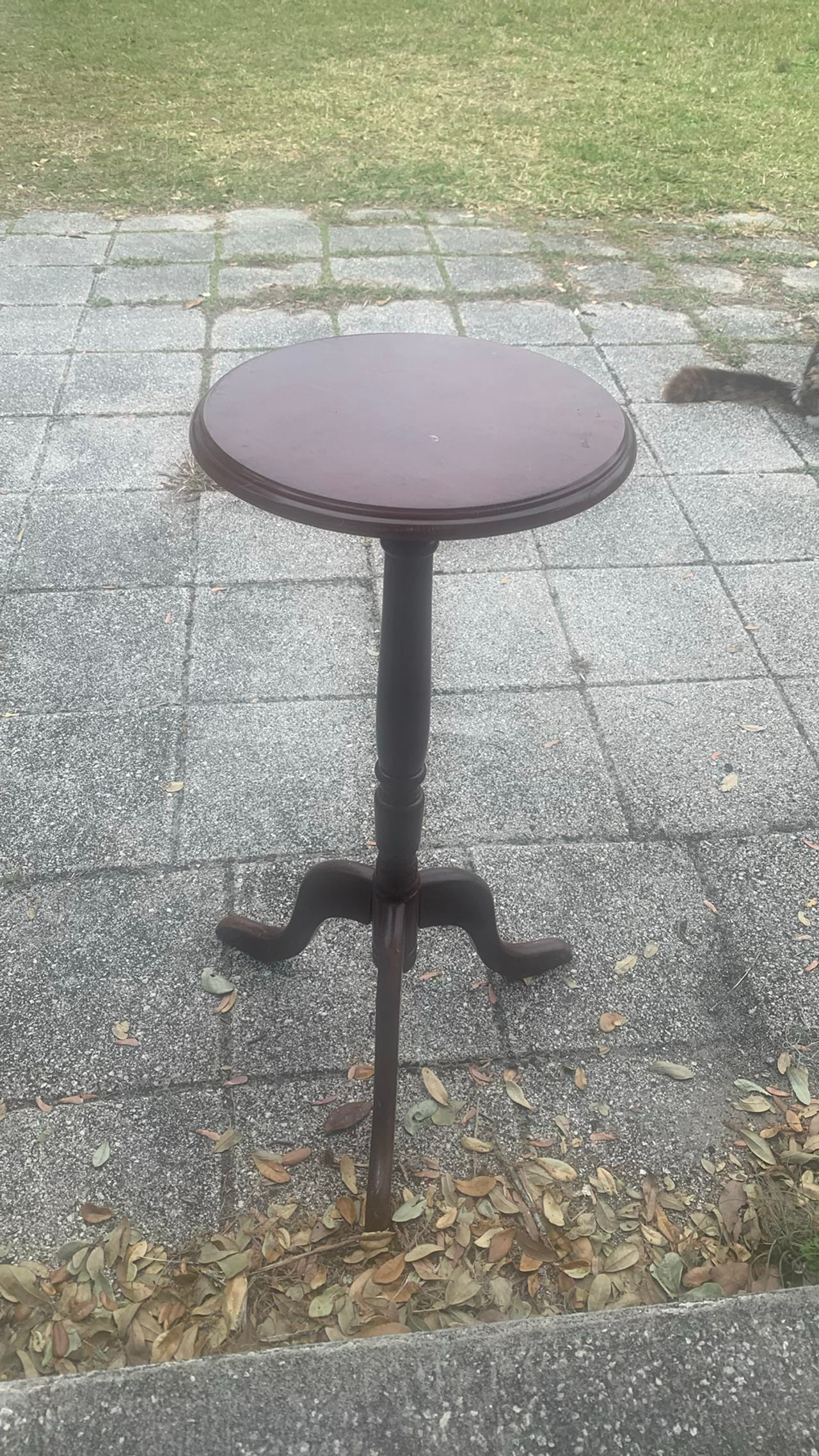 Pedestal Table