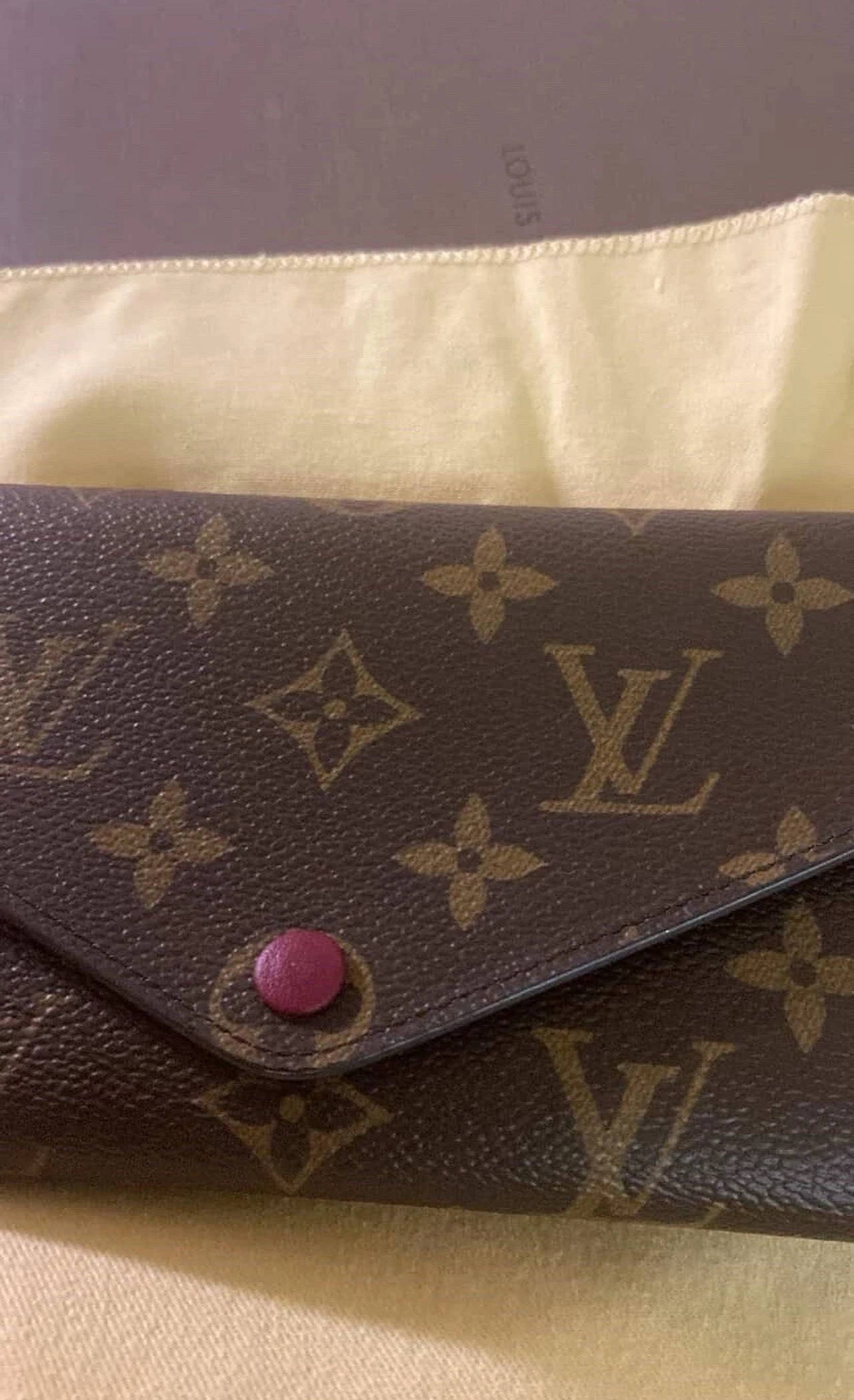 Louis Vuitton Monogram Canvas Sarah Wallet