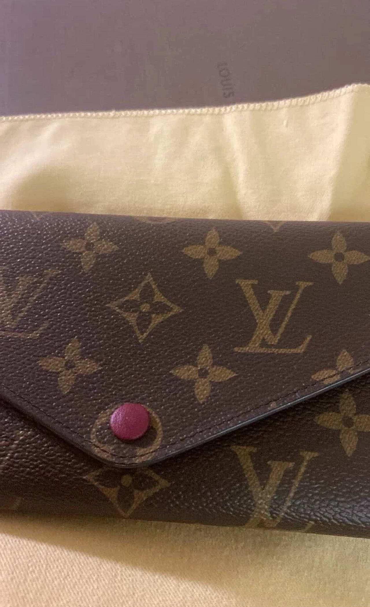 Louis Vuitton Monogram Canvas Sarah Wallet