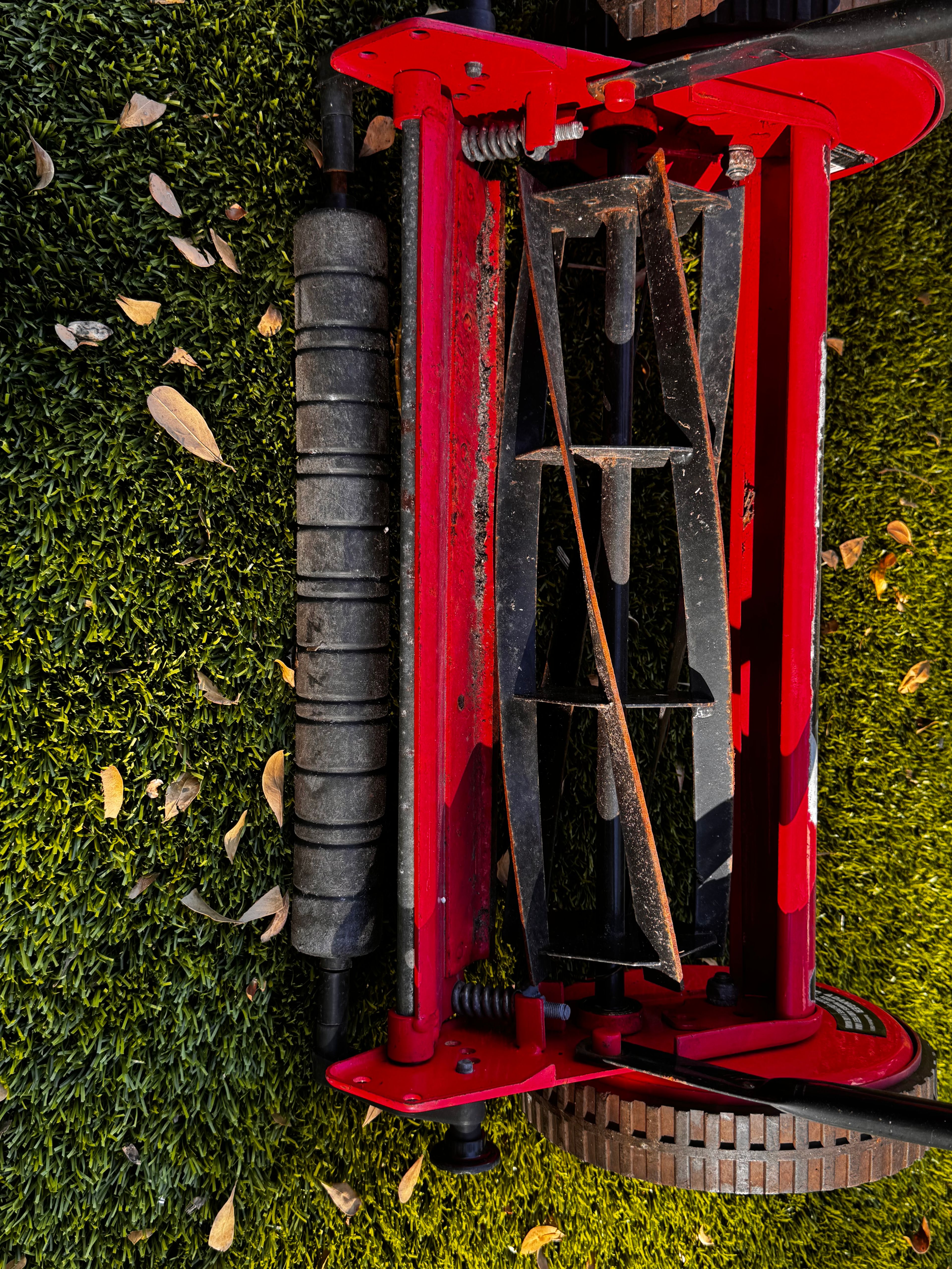 Craftsman 16-inch Manual Reel Lawn Mower - Image 4