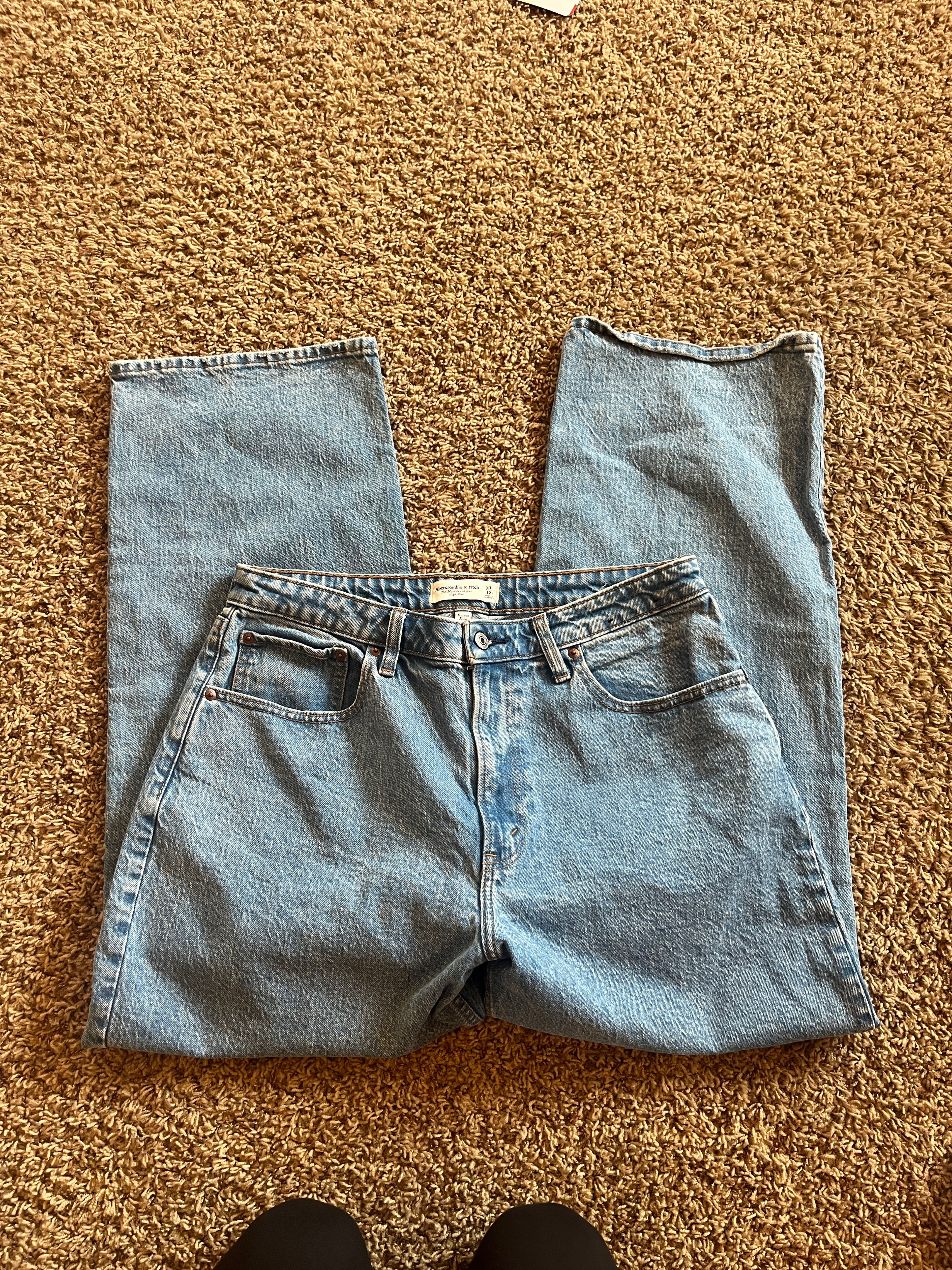 Abercrombie & Fitch 90s Ultra High Rise Straight Jeans 31/12s like new!