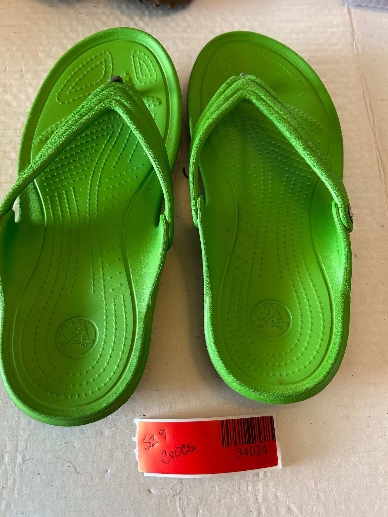 Crocs Classic Flip Lime Green womens sz 9