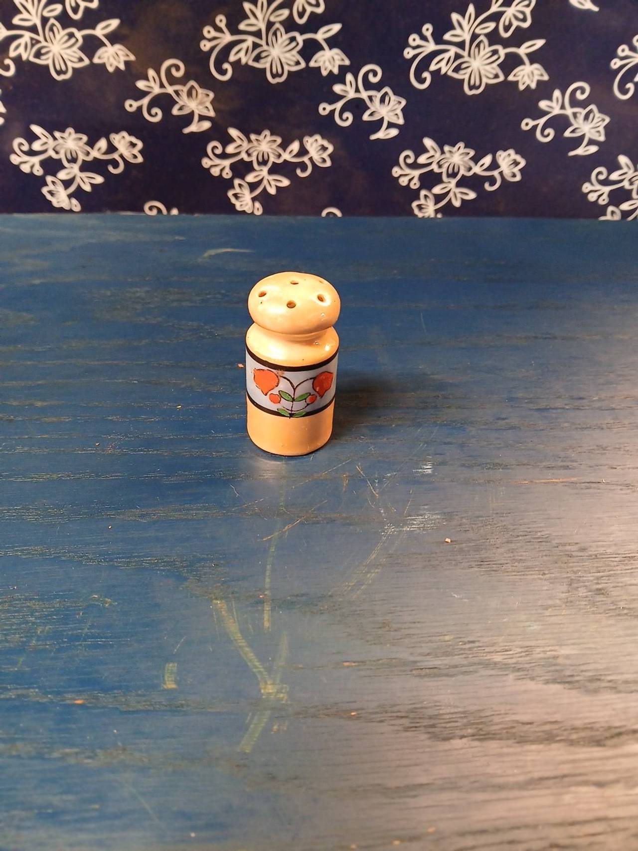 Pfaltzgraff Village Salt Shaker