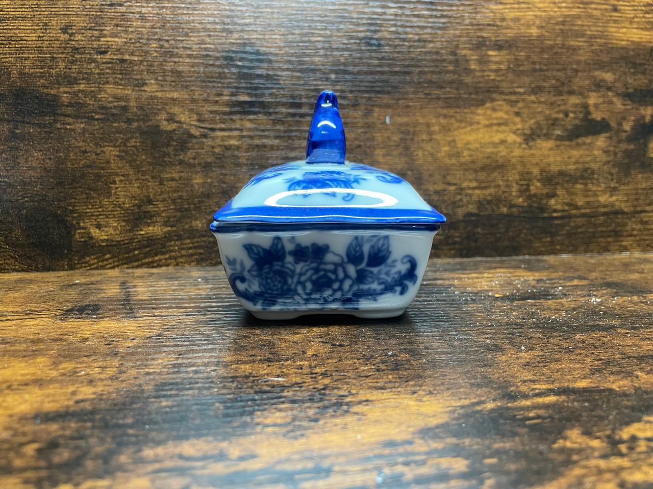 Blue and White Porcelain Miniature Lidded Dish