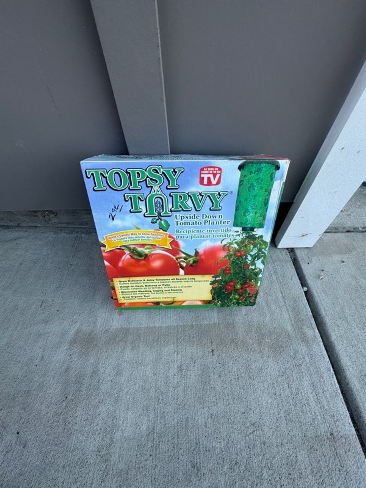 Topsy Turvy Upside Down Tomato Planter