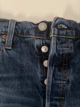 Levi's Women's 501 Original Shorts 26 - Image 6