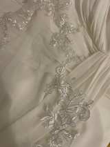 Embroidered Tulle Wedding Veil with Face Covering - Image 3