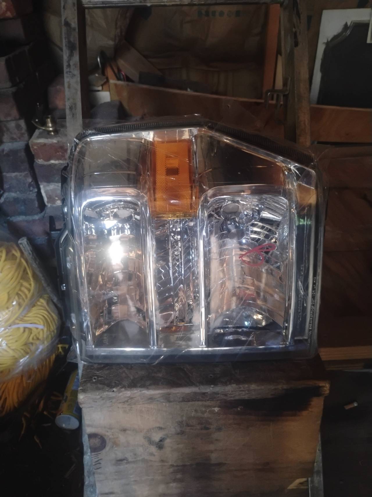 2011-2016 Ford F-250 F-350 Super Duty Headlight Assembly