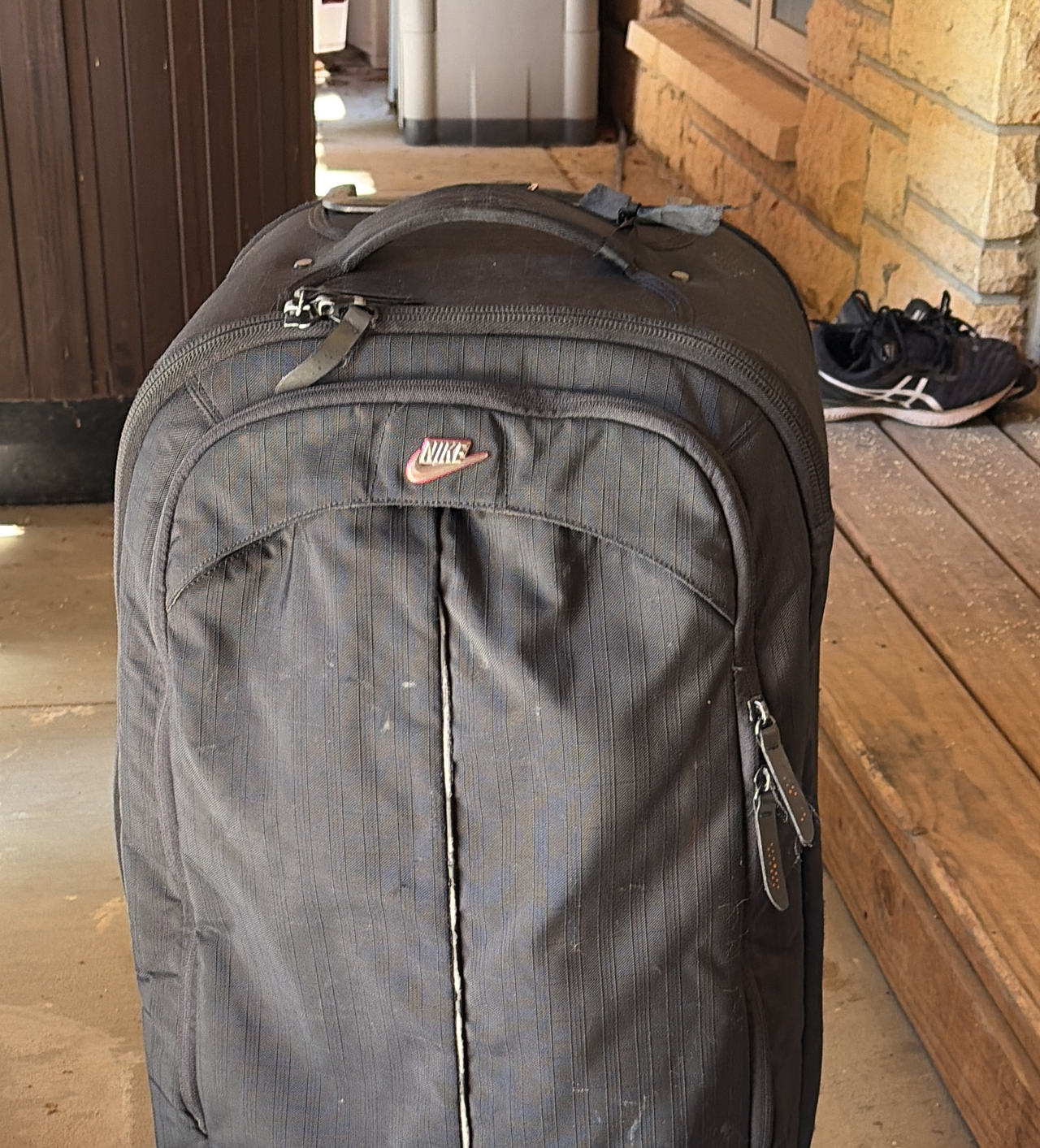 Nike Departure Rolling Suitcase