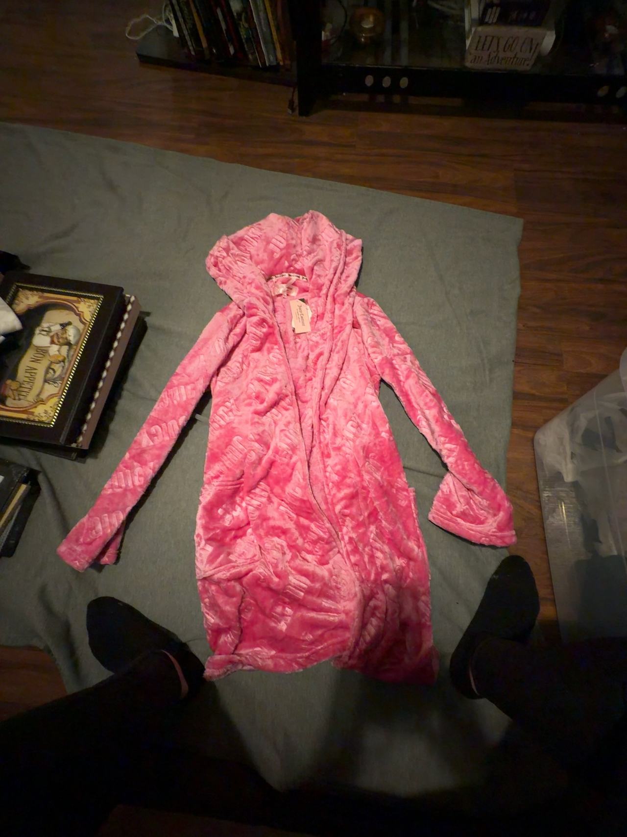 Juicy Couture Pink Crushed Velvet Short Robe