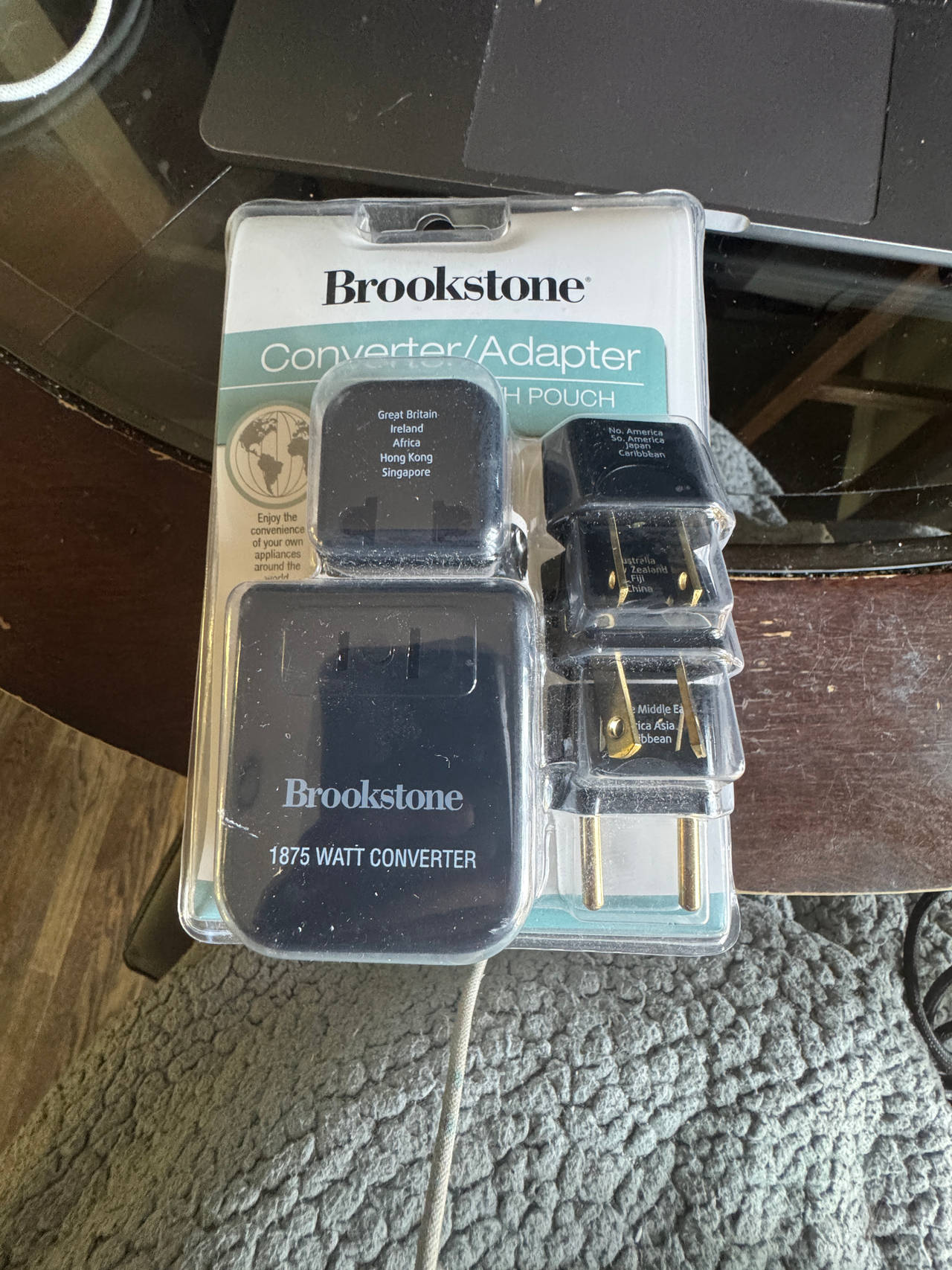 Brookstone Converter/Adapter with Pouch