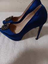 Manolo Blahnik Hangisi 70 Blue Satin Pump - Image 3