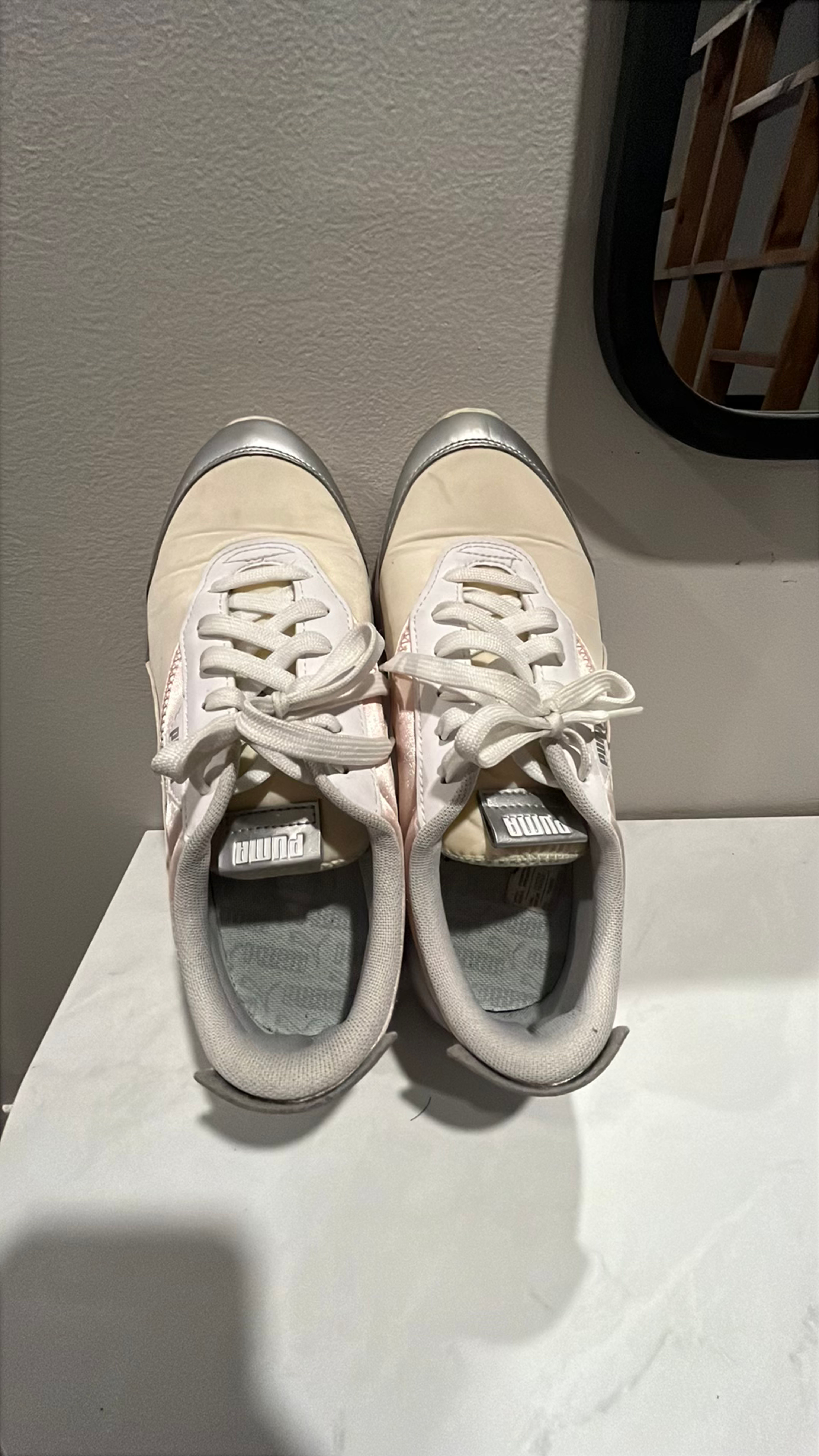 Used Puma Cruise Rider Chrome Women's Sneakers no box roast beige teal white 8.5 - Image 2