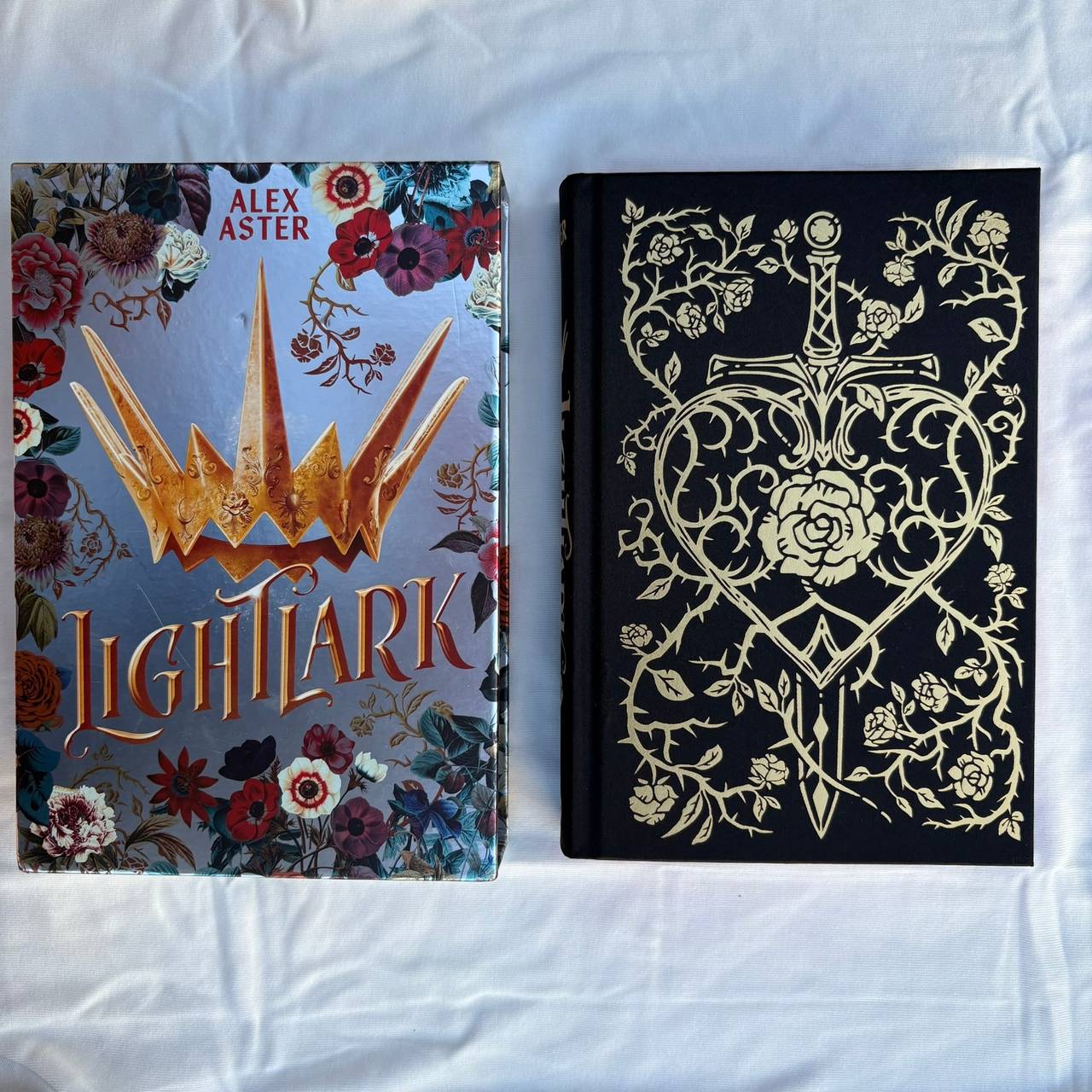 Lightlark: Collector'S Edition (The Lightlark Saga Book 1) (Volume 1)