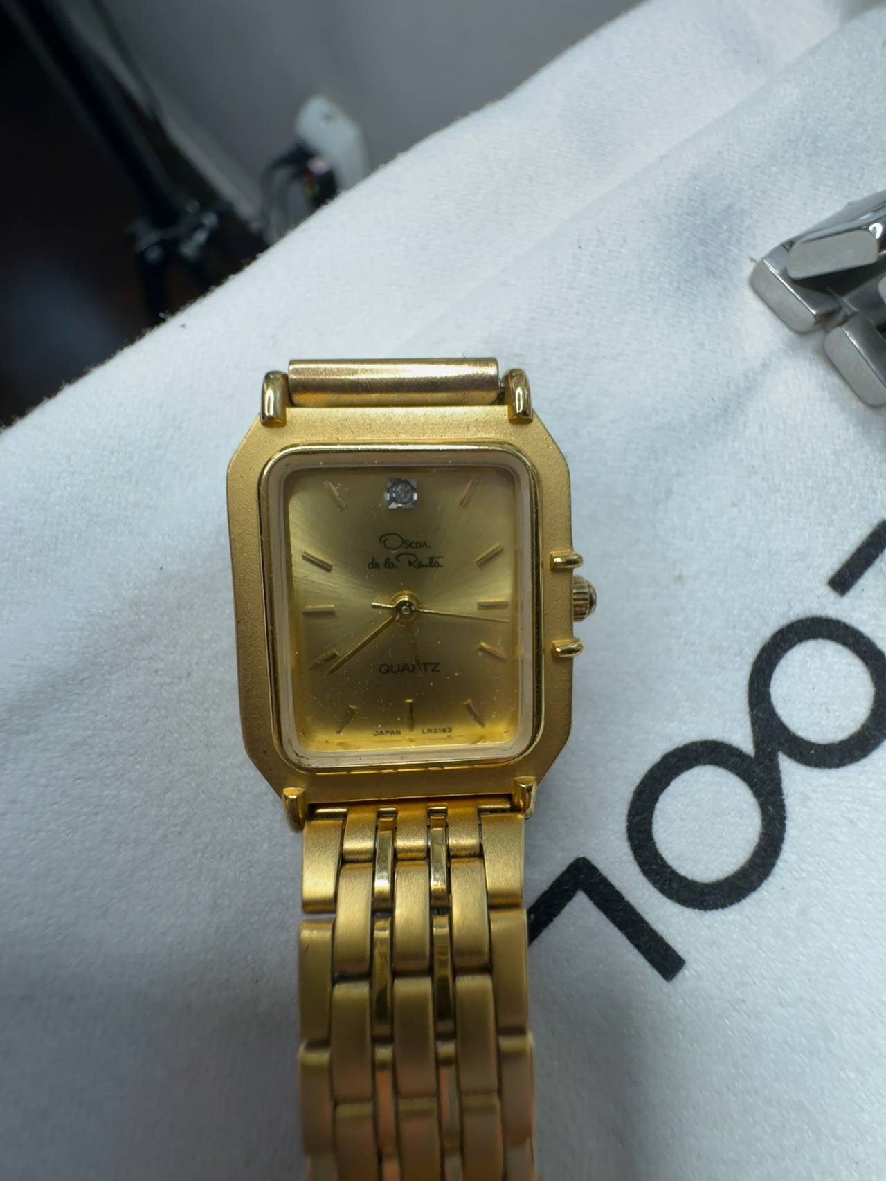 Oscar De La Renta Ladies Gold Tone Watch