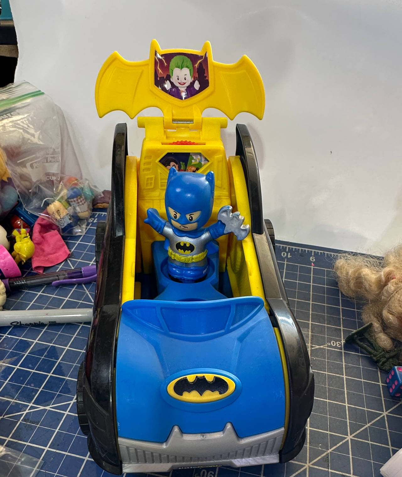 Fisher-Price Little People DC Super Friends Batmobile/Bat Cave playset