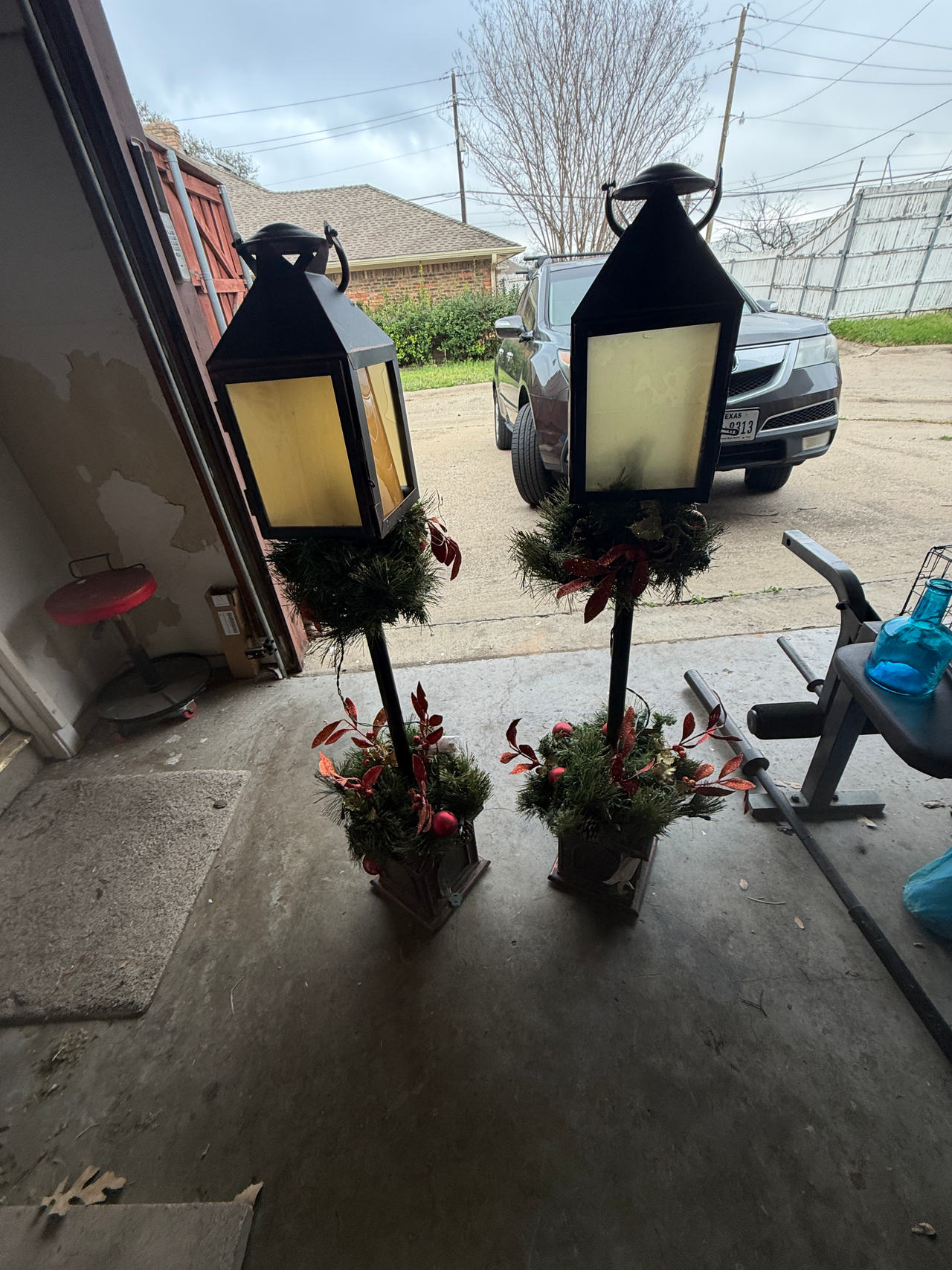 Decorative Outdoor Lantern Posts (Set of 2)Christmas Decor