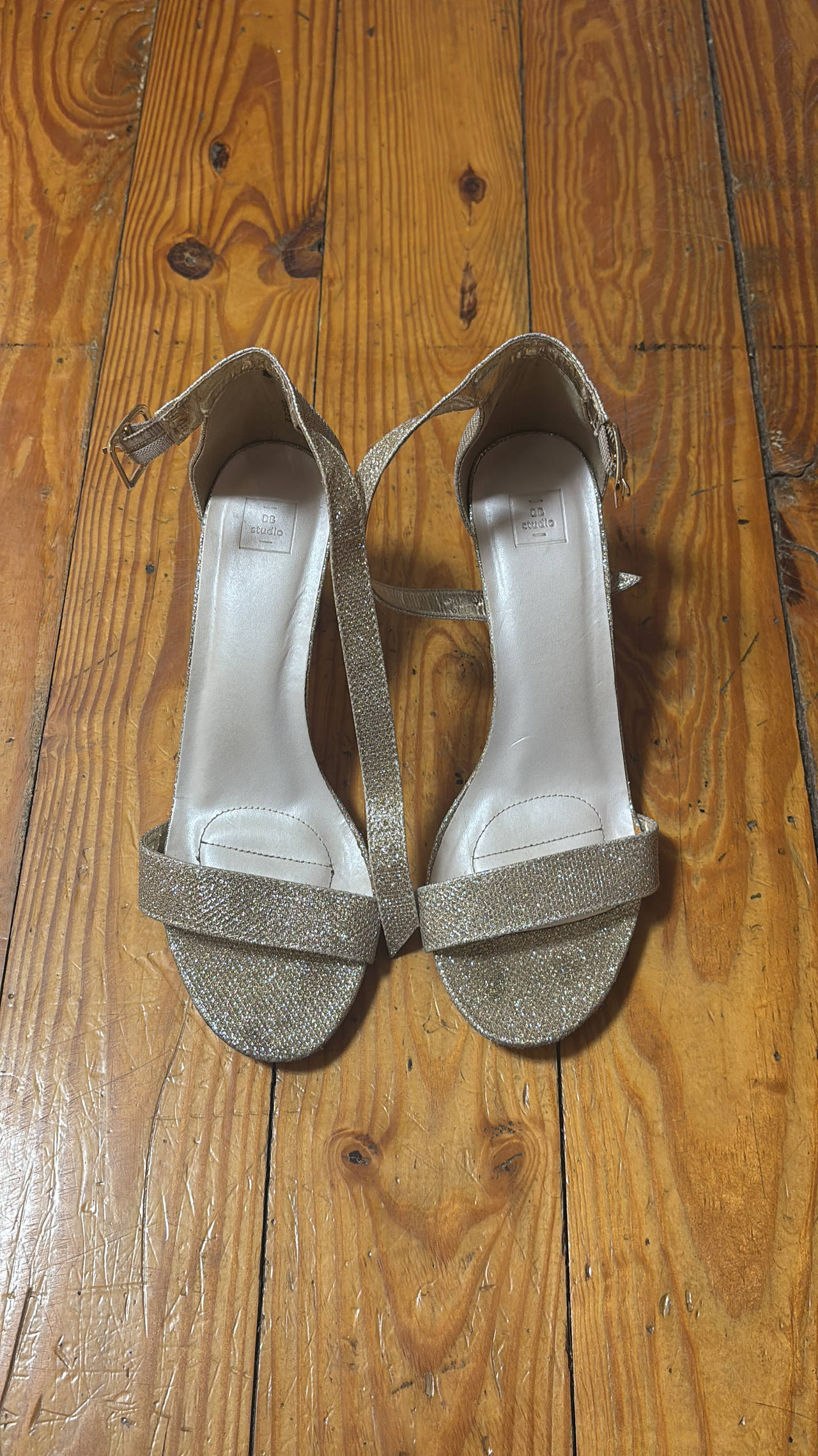 DB Studio size 8