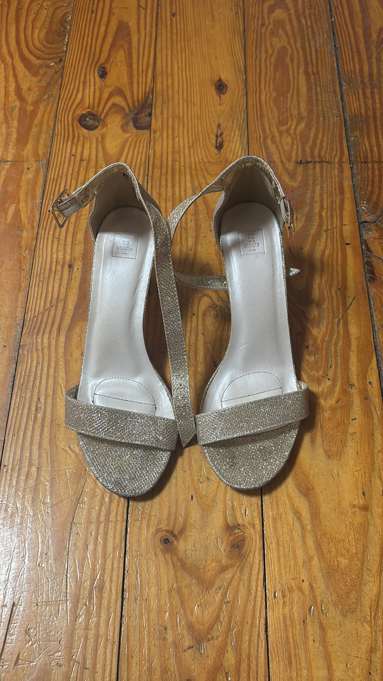 DB Studio size 8