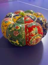 Chinese Famille Rose Porcelain Pumpkin Box - Image 4