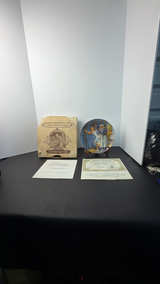 Knowles Gone With The Wind Lacing Scarlett Collector Plate - Image 2