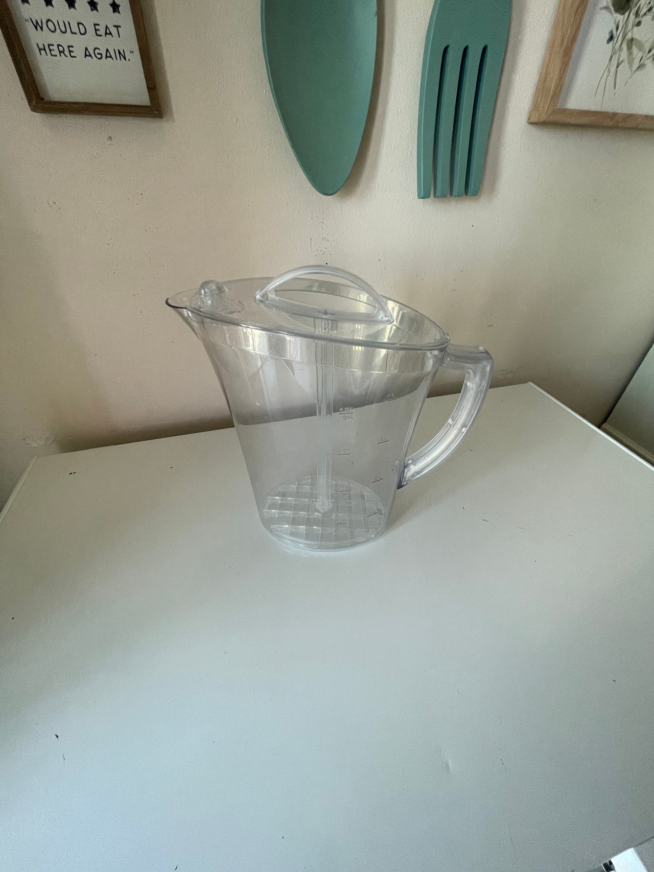 Pampered Chef Plastic Pitcher with Lid