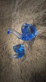 Vintage Blue Glass Elephant Figurines lot 2 - Image 4
