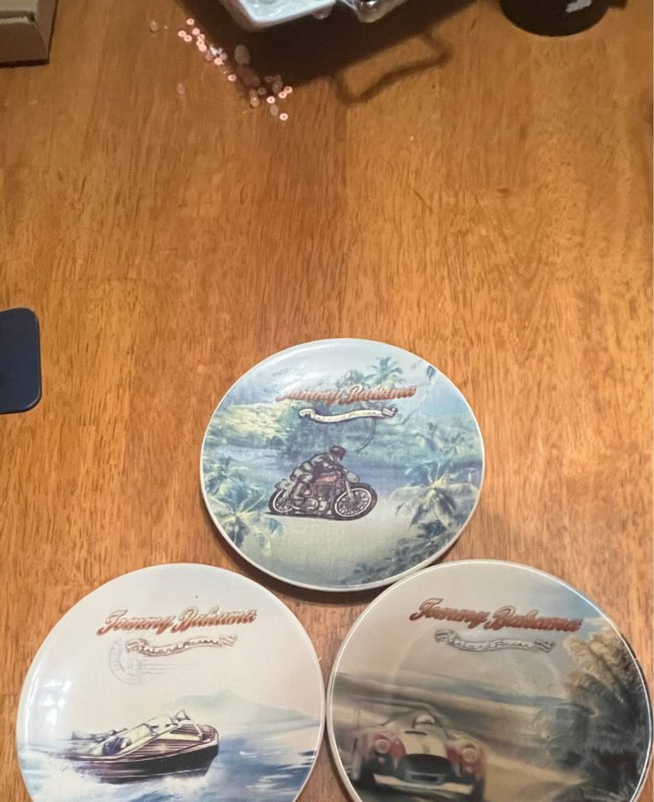 Tommy Bahama Island Racing Ceramic Plates Set