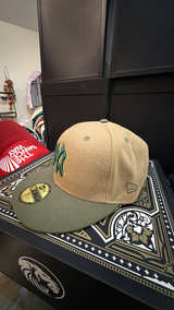 New Era 59FIFTY New York Yankees Tan and Green Fitted Hat - Image 2