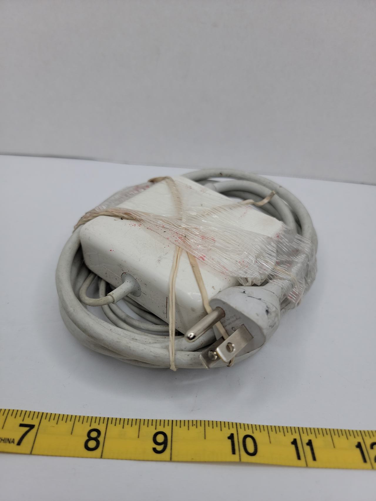 Apple 85W MagSafe Power Adapter