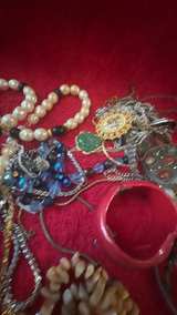 Assorted Costume Jewelry Lot - Image 4