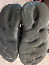 adidas Yeezy Foam Runner Onyx Size 11 Men - Image 2