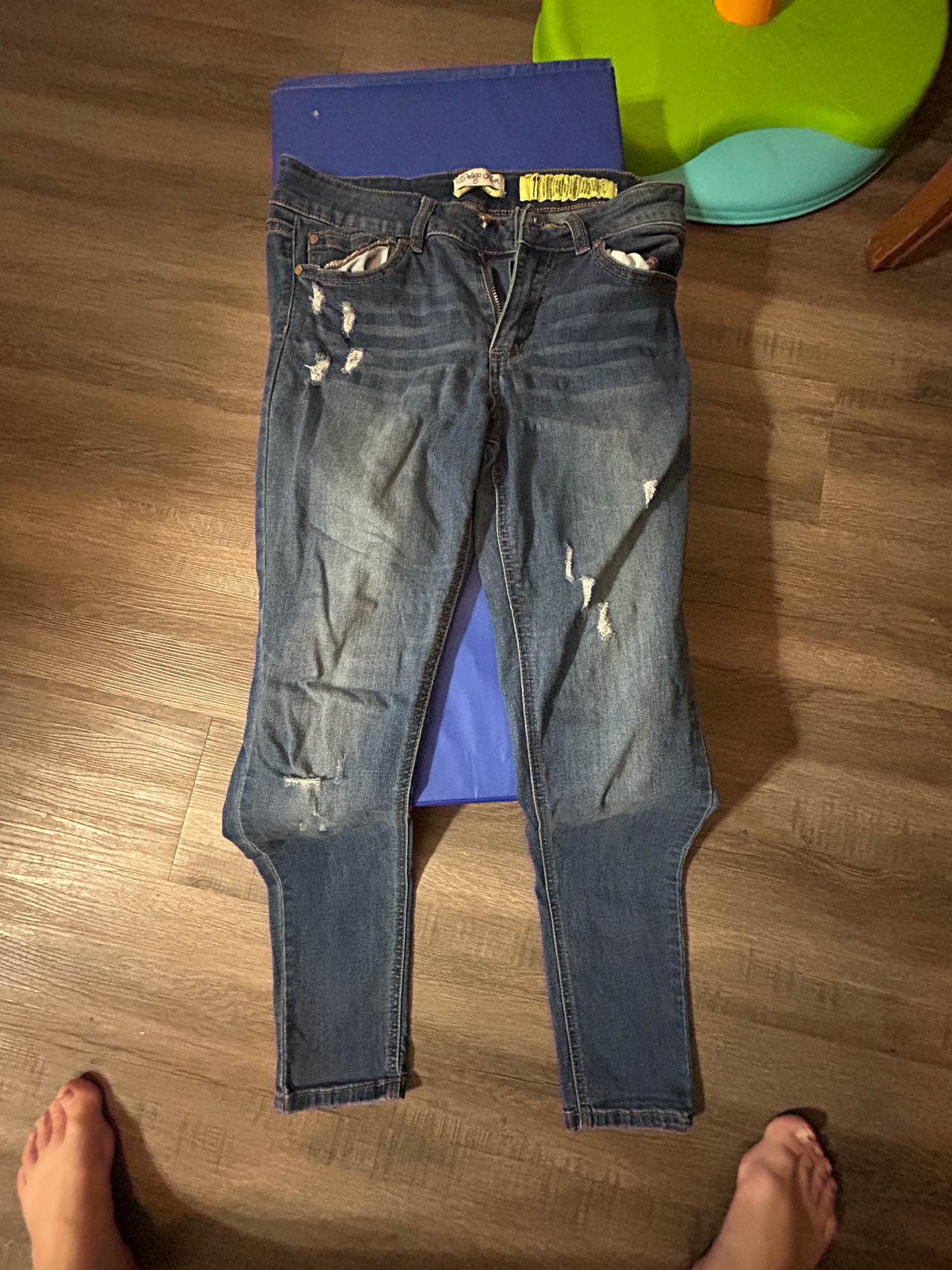 Distressed Skinny Jeans