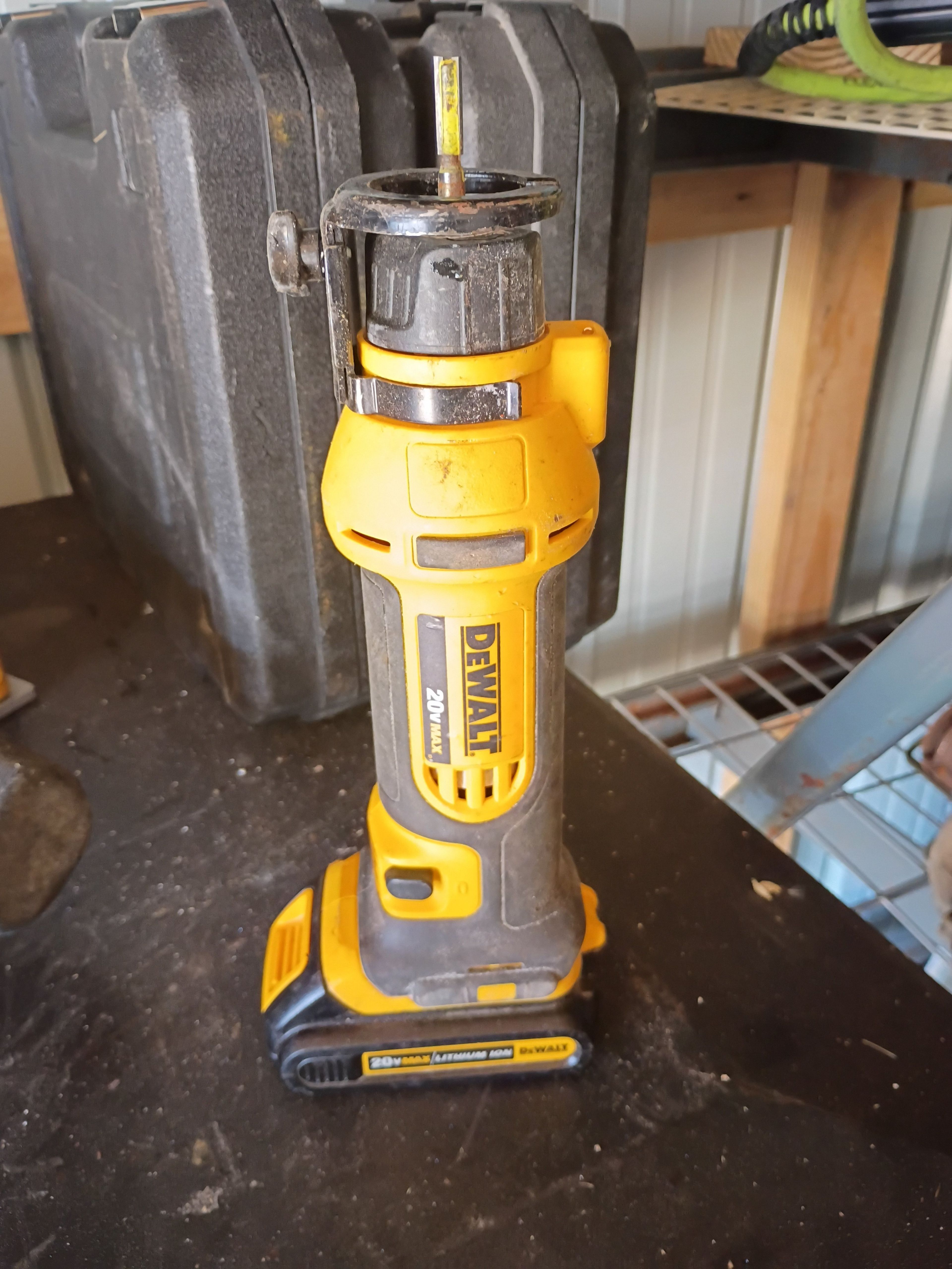 DeWalt 20V MAX Drywall Cut-Out Tool
