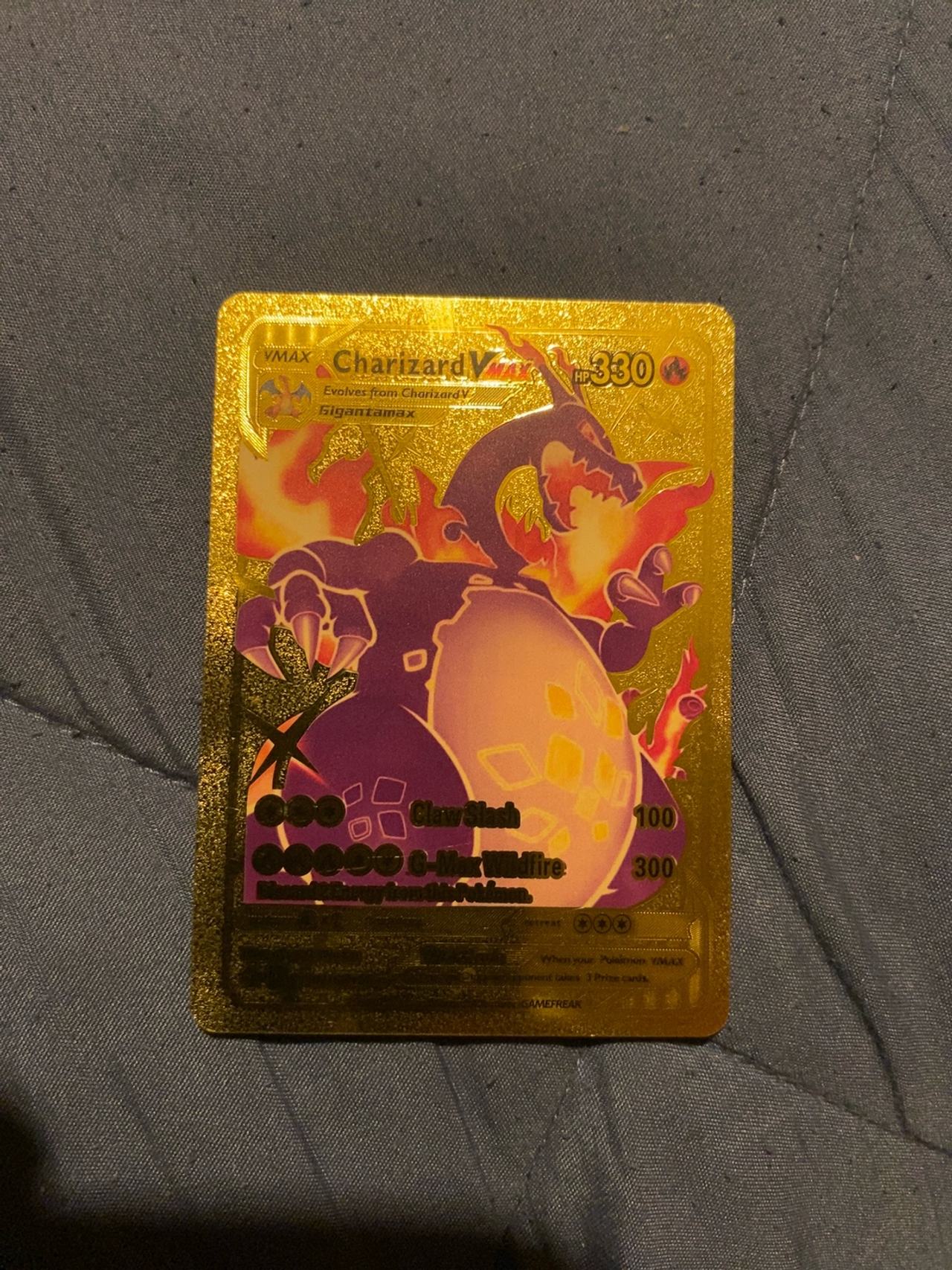 Pokemon Charizard VMAX Gold Foil