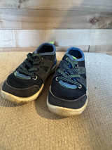 Oshkosh Everplay shoes - size 7 - Image 1