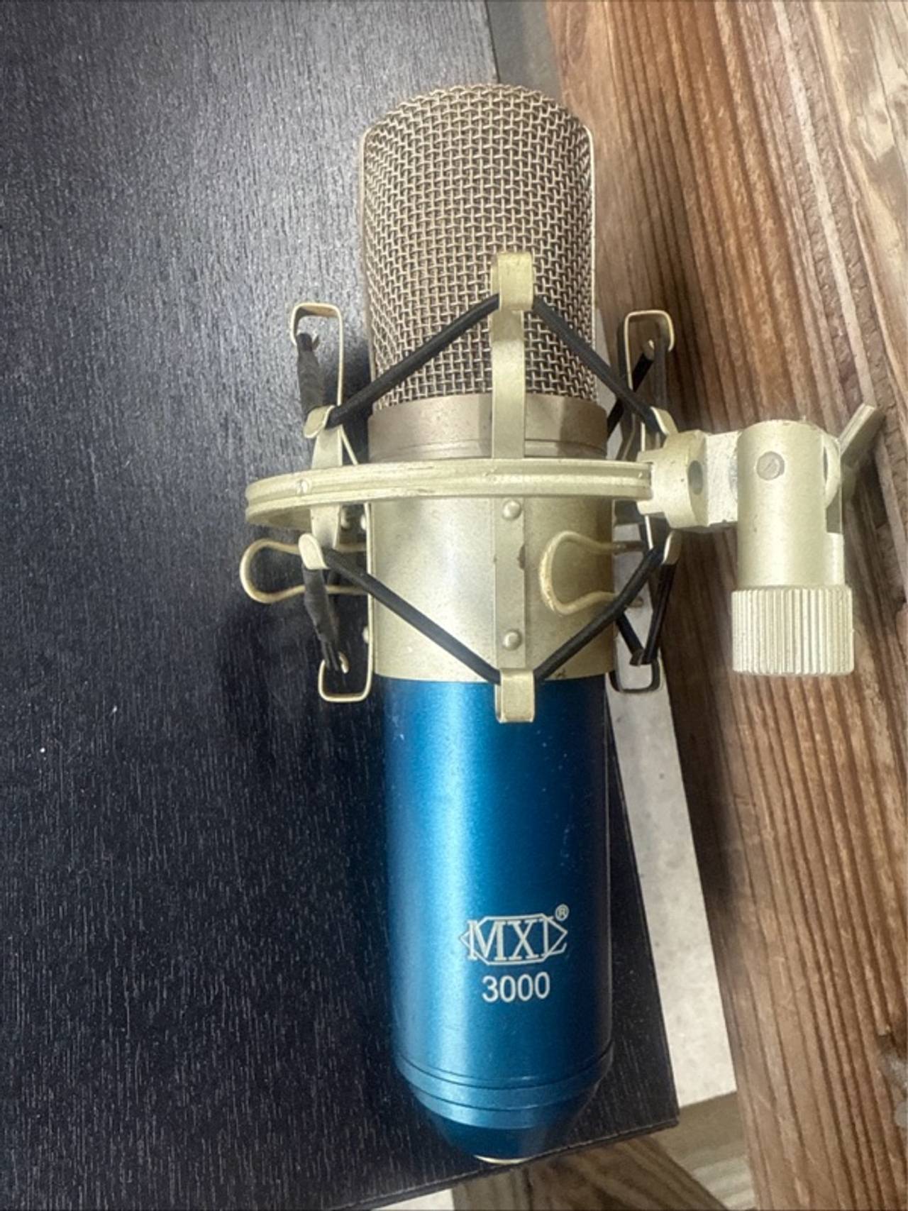 MXL R40 Ribbon Microphone