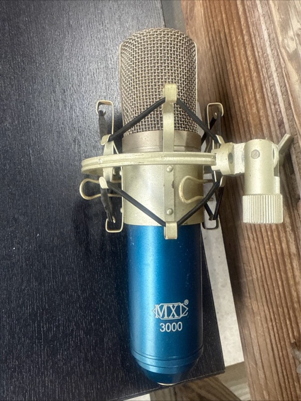 MXL R40 Ribbon Microphone