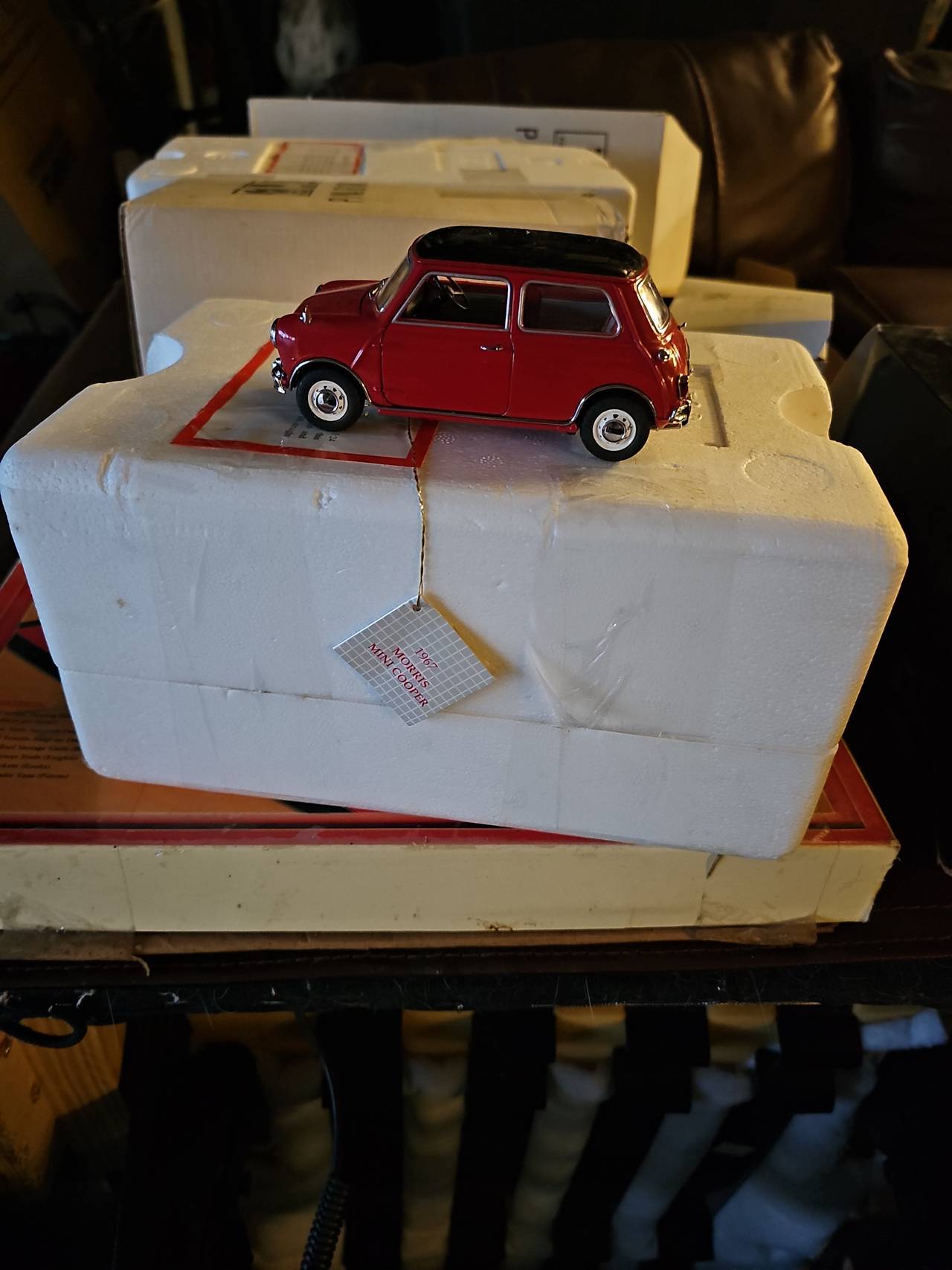 Kyosho 1967 Morris Mini Cooper S 1:18 Diecast Model
