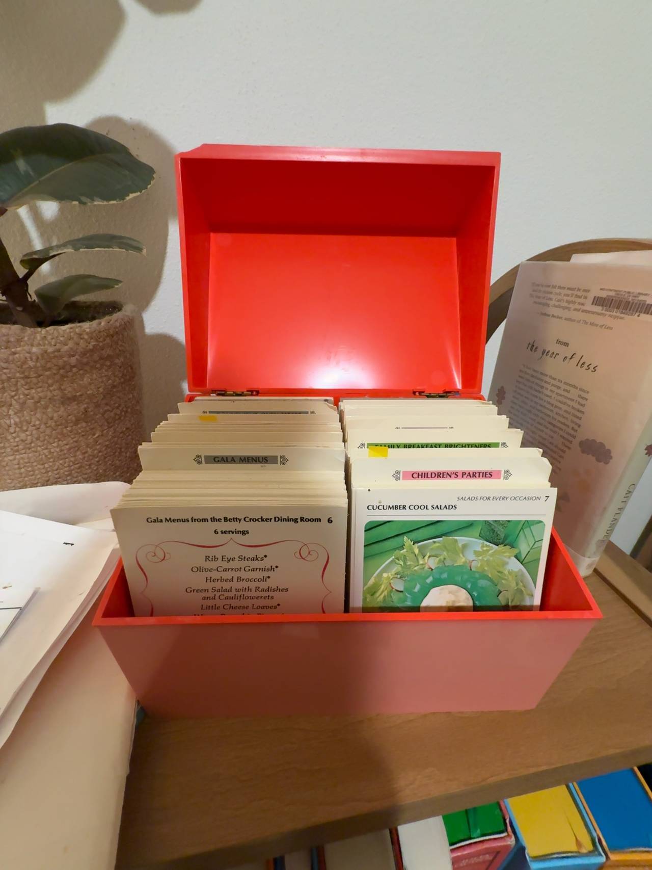 Betty Crocker Vintage Recipe Card Library Yellow/White Box